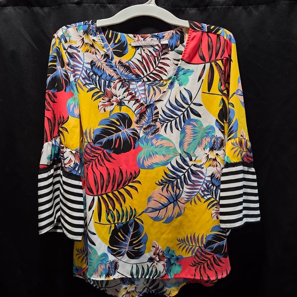 Valerie Stevens Tropical Vacationcore Boho Bell Ruffle Sleeve Blouse Top V-Neck